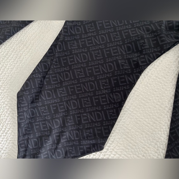 Fendi x skims black bodysuit - Picture 3 of 11